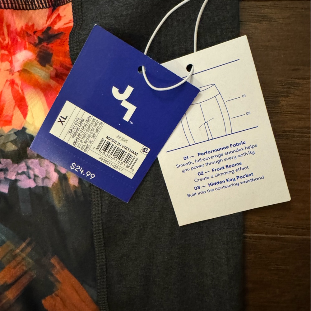 JoyLab Mid Rise Capri Leggings🏋️‍♀️ - Picture 6 of 6